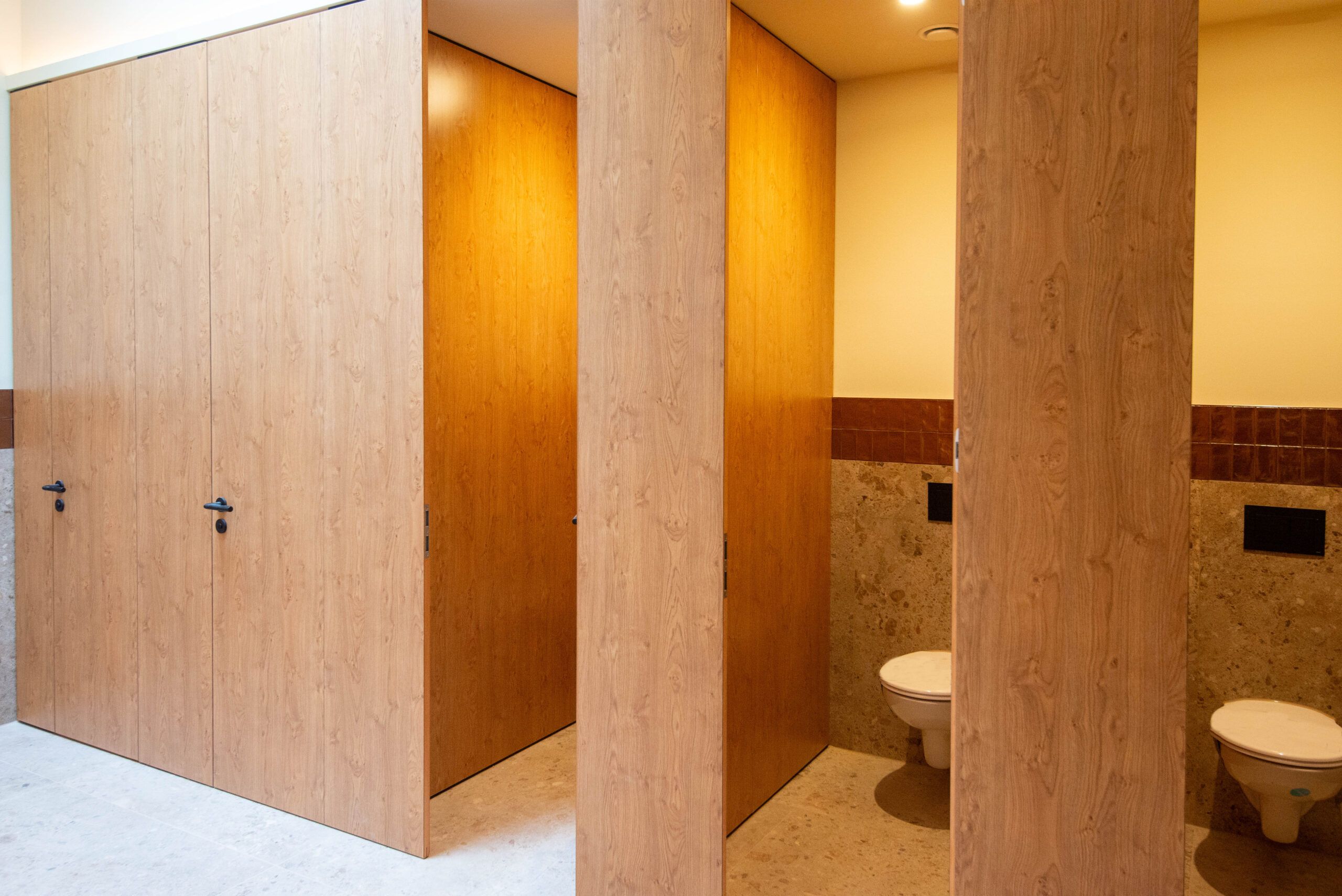 Restaurant R-Café Gronau - 40FB-LFH - März 2025 copyright Tischlerei Probst GmbH & Co. KG